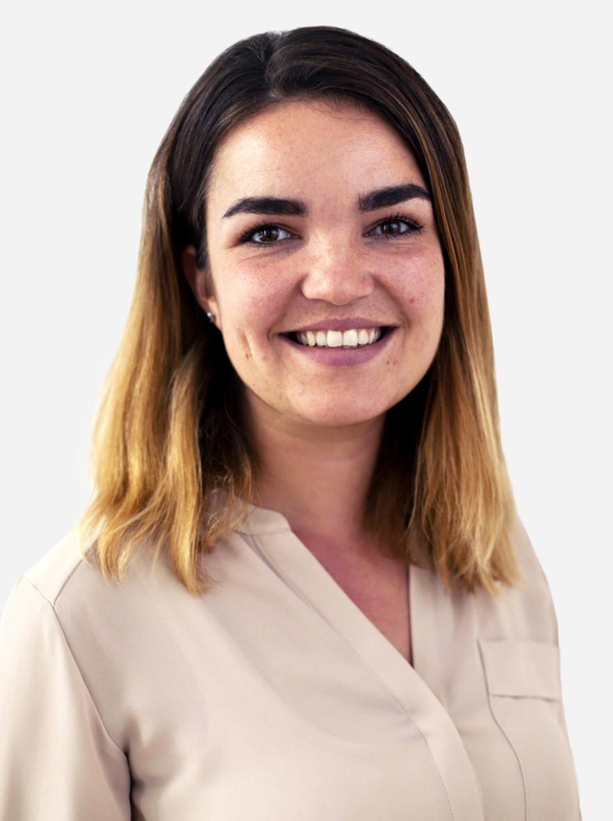  Laura Maurer