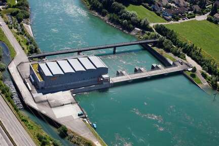 Laufwasserkraftwerk in einem Fluss (Ruppoldingen bei Olten)